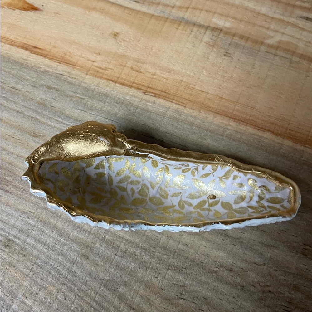 Angels wing seashell ring dish